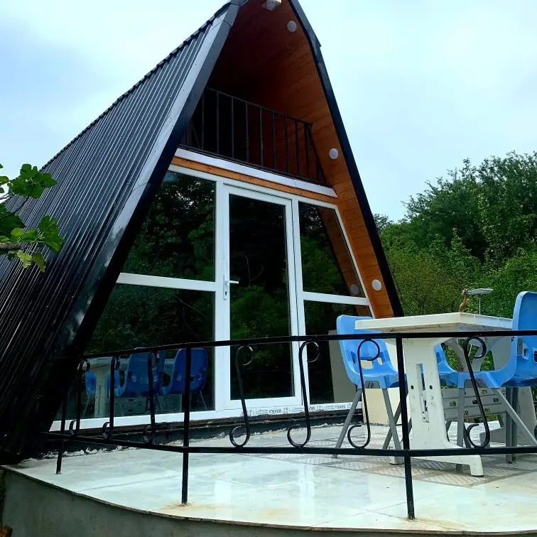 یک خوابه سوئیسی جنگلی ماه گل -   