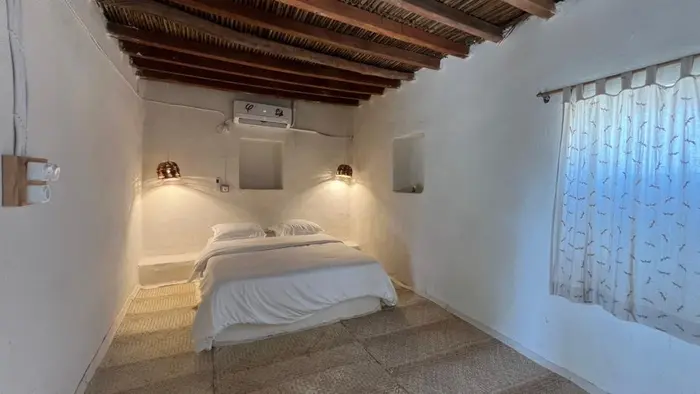 بوم گردی چهارخوابه استخردار بارح -   