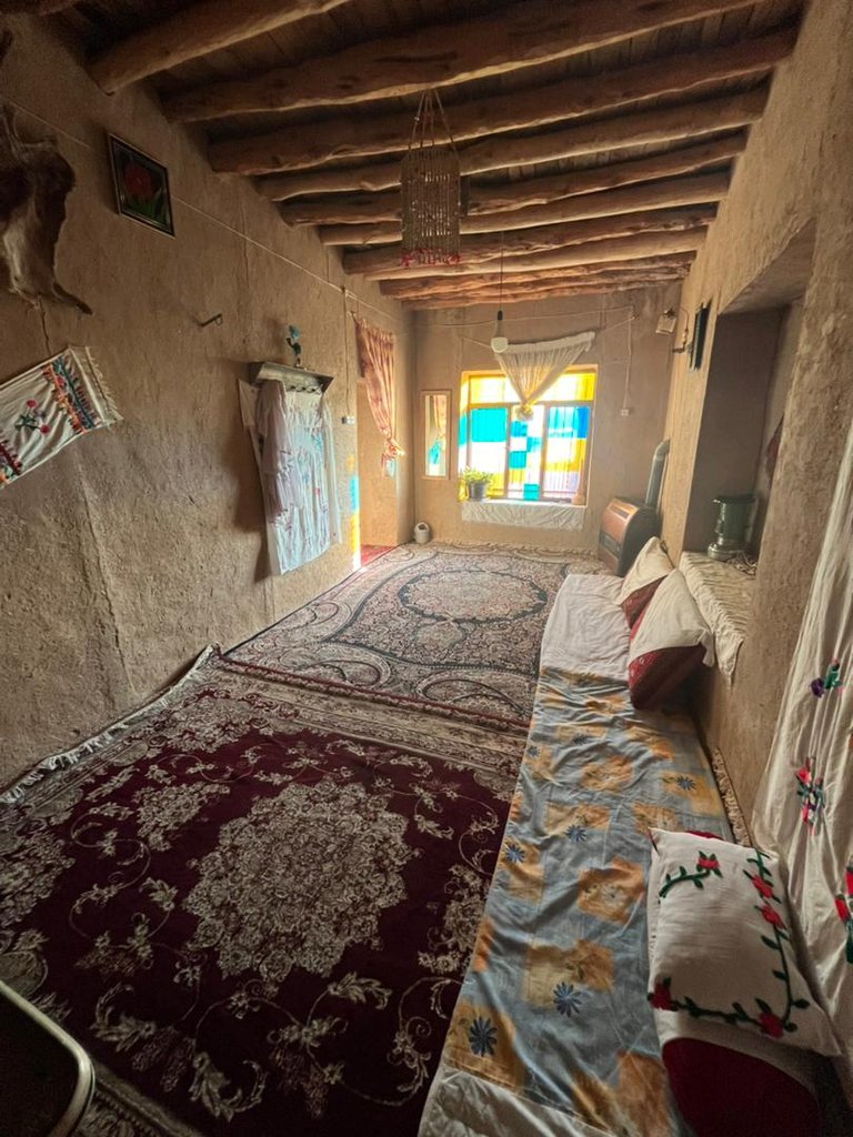 بومگردی اسپاخو - واحد بالاخانه