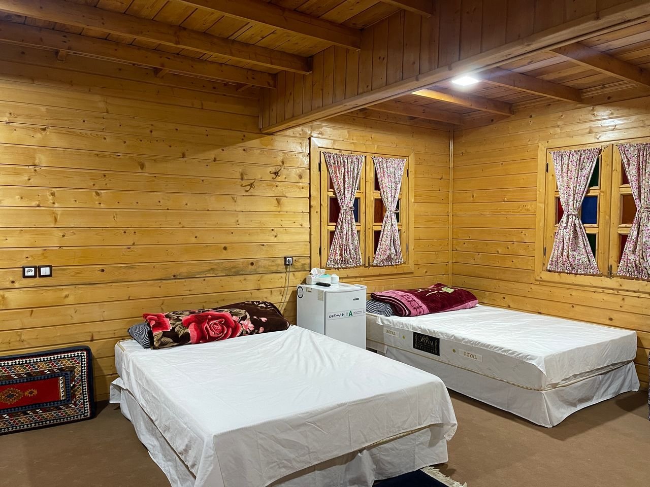 فلت پای کوه دران ۲