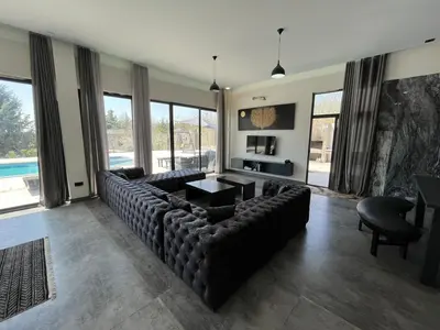 ویلا چهارخوابه استخردار چهارفصل منصوری