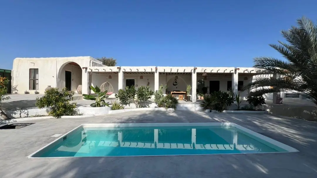 بوم گردی چهارخوابه استخردار بارح -   