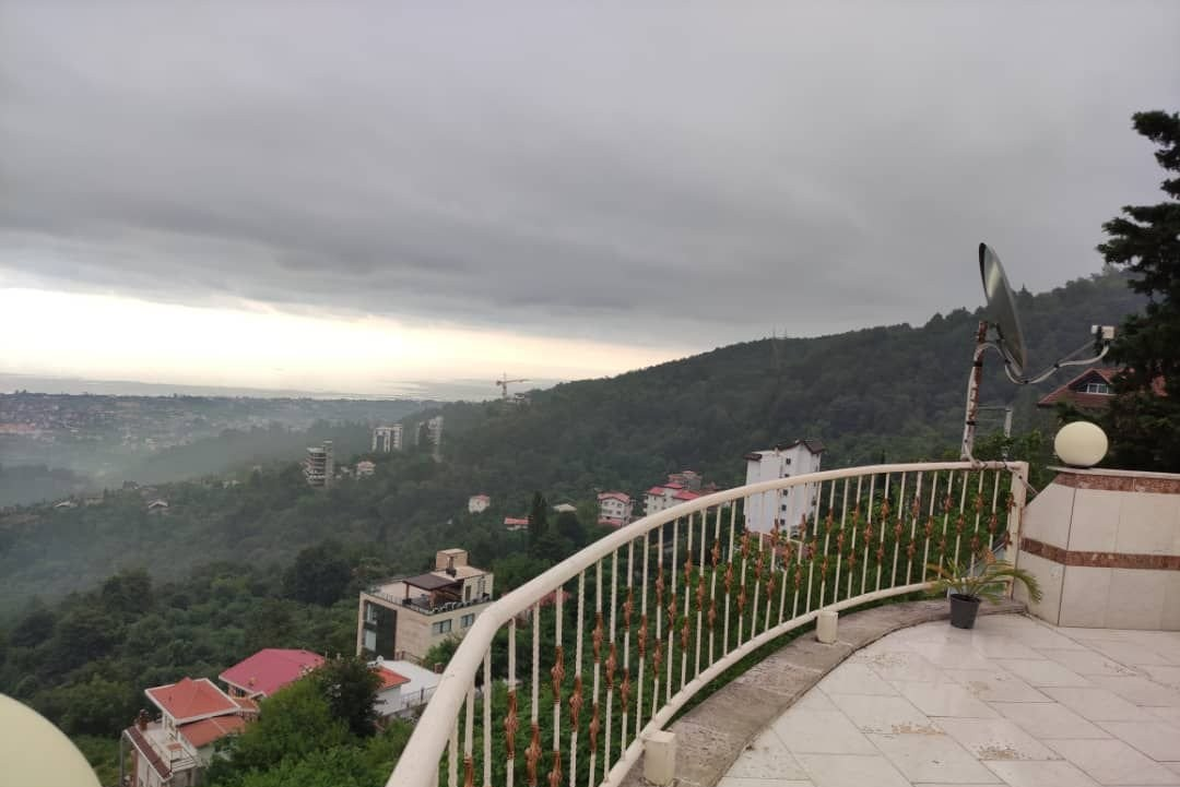 آپارتمان یک خوابه جنگلی چشم انداز ۵