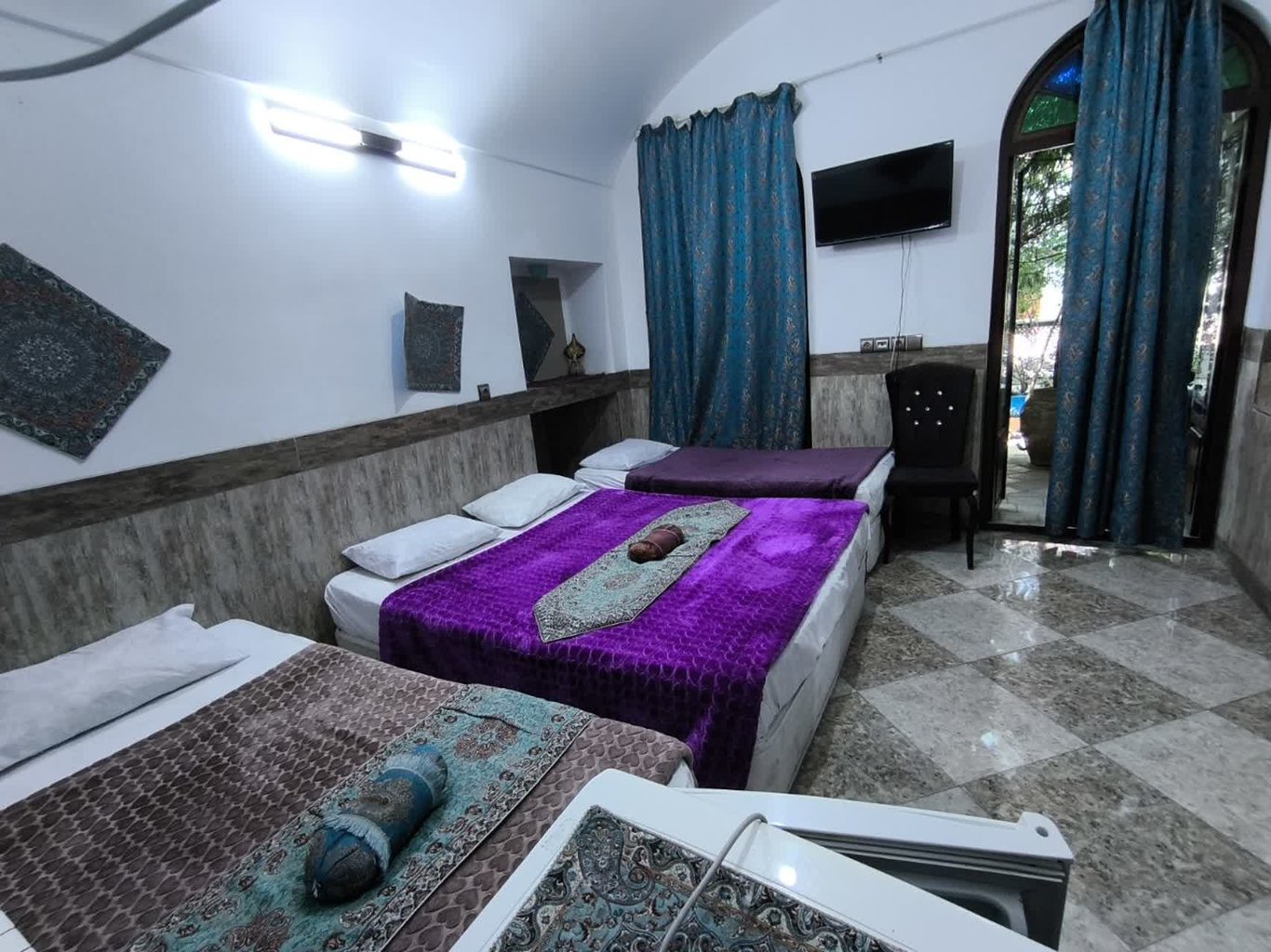 اقامتگاه سنتی دوستانه - واحد سه تخته 8 -   