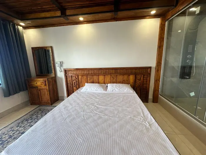 بوم گردی میرزا - واحد 4 پریمیوم -     