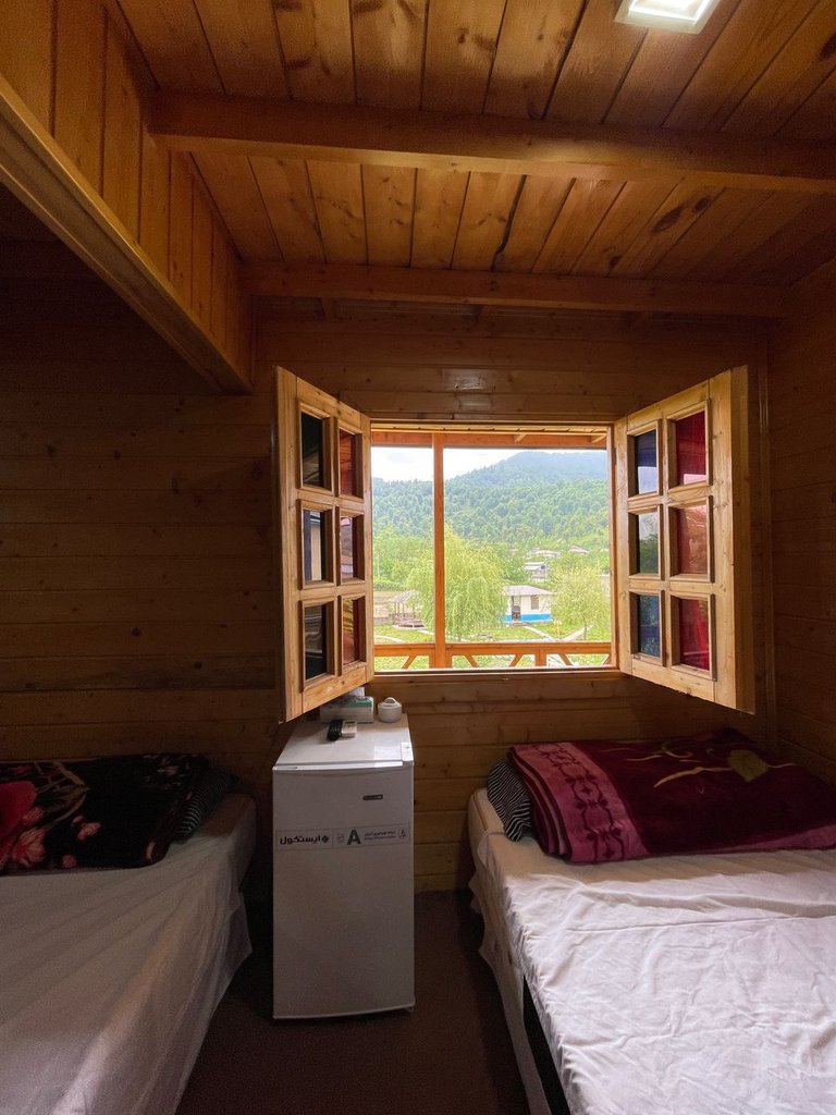 فلت پای کوه دران