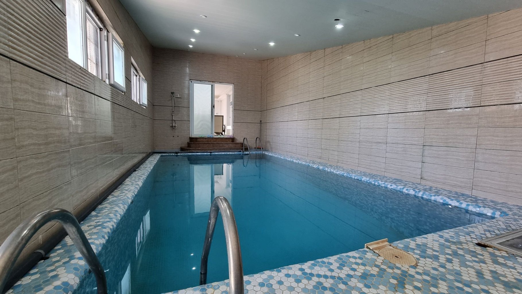 ویلا دوخوابه استخردار شهرک شقایق