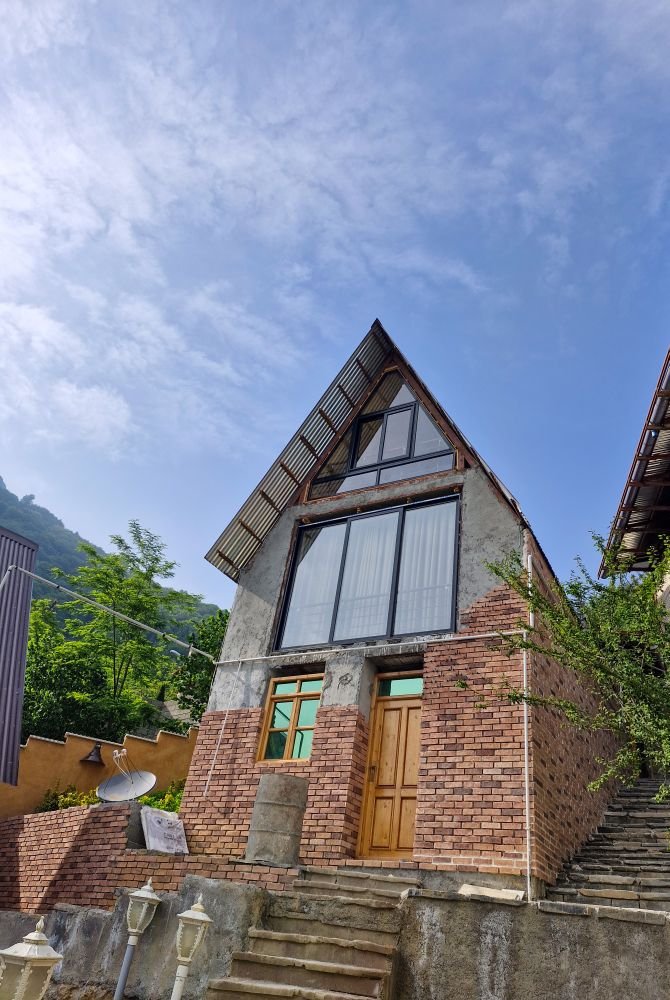 کلبه یک خوابه سوئیسی دوبلکس کوهستان ۲