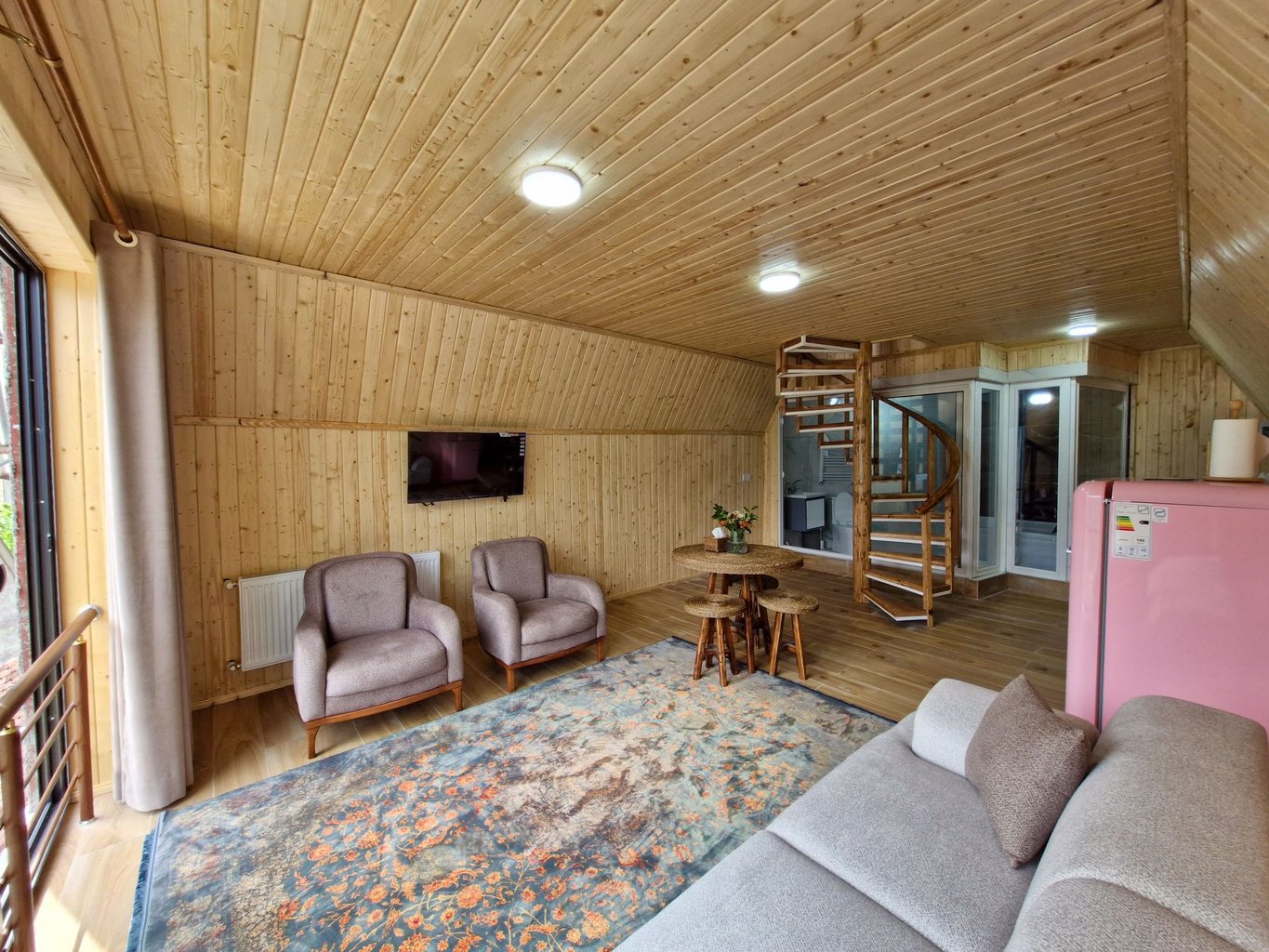 کلبه یک خوابه سوئیسی دوبلکس کوهستان ۲