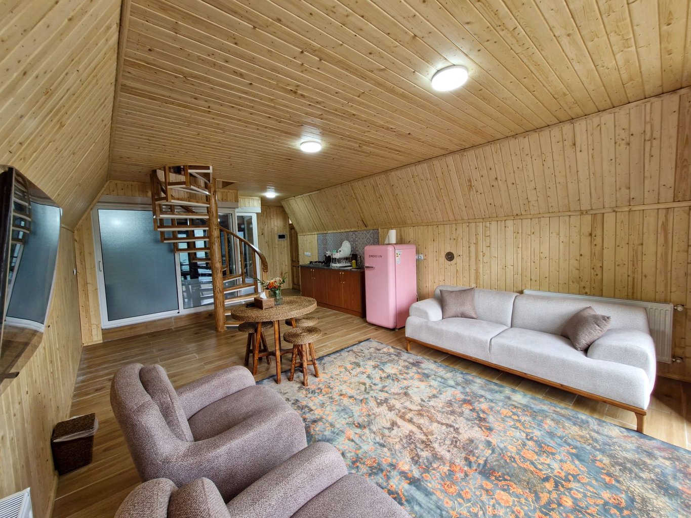 کلبه یک خوابه سوئیسی دوبلکس کوهستان ۲