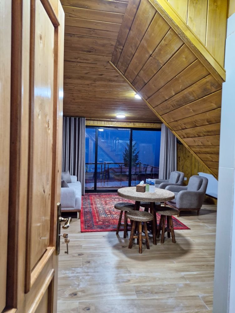 کلبه فلت سوئیسی کوهستان ۱