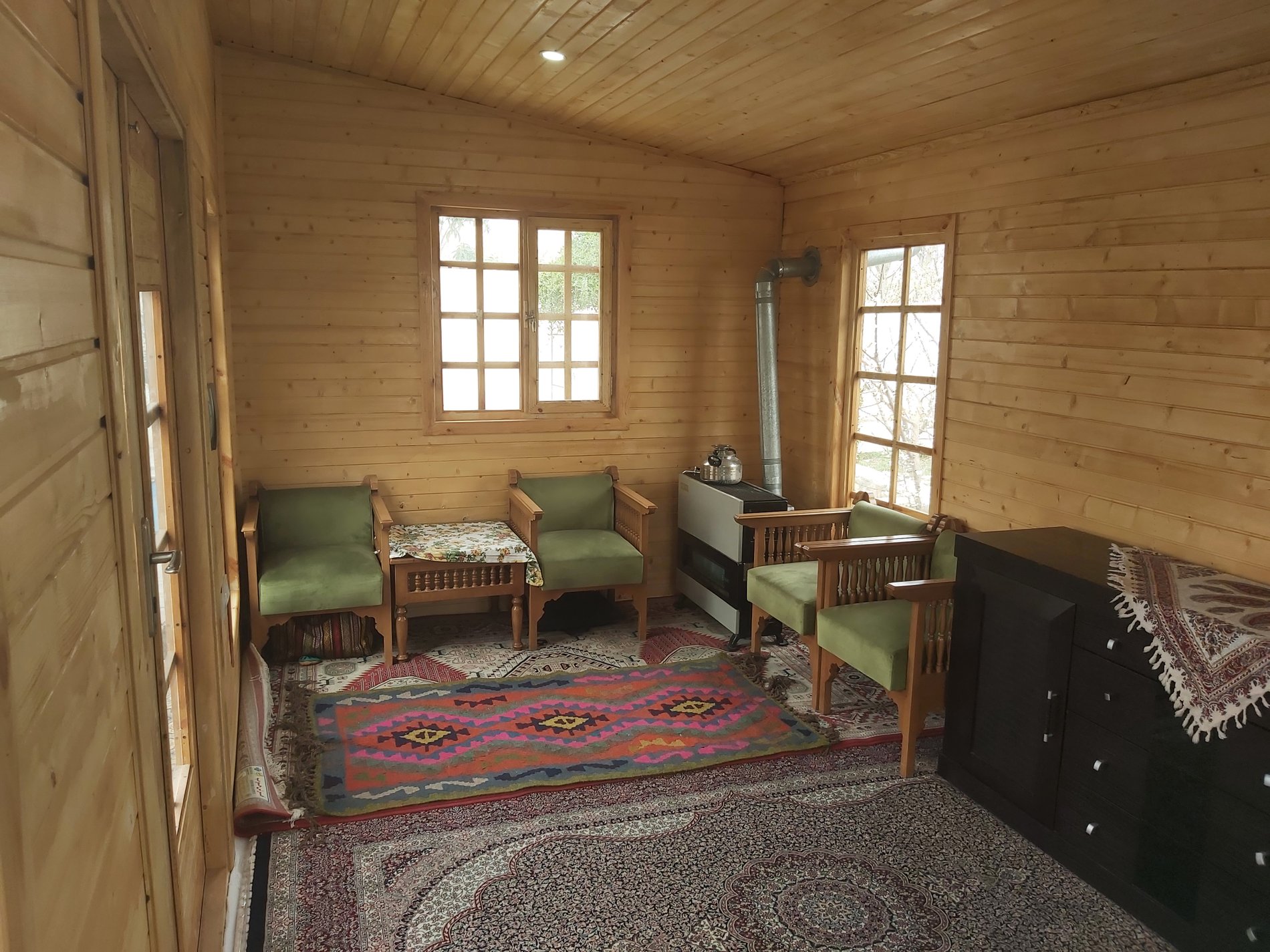 کلبه یک خوابه شقایق 2