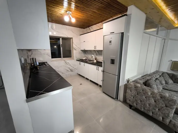 ویلا سه خوابه استخردار آبگرم آریامهر - آشپزخانه تمیز به همراه لوازم کامل و نو آن 