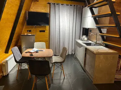 کلبه یک خوابه سوئیسی ترز واحد جکوزی دار آفتاب