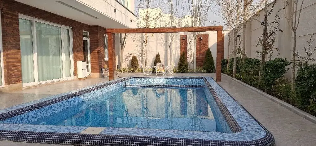 ویلا چهارخوابه استخردار آبگرم باغ لیا