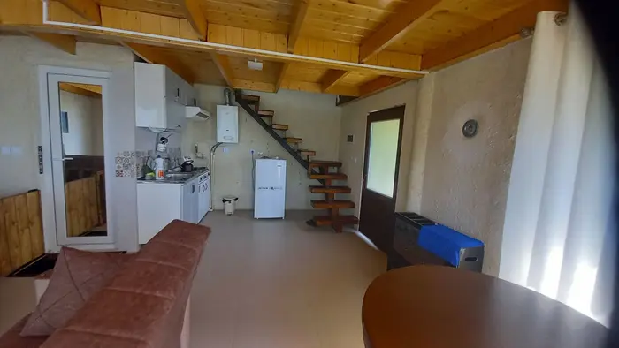 کلبه یک خوابه سوئیسی عمو عزیز ۴