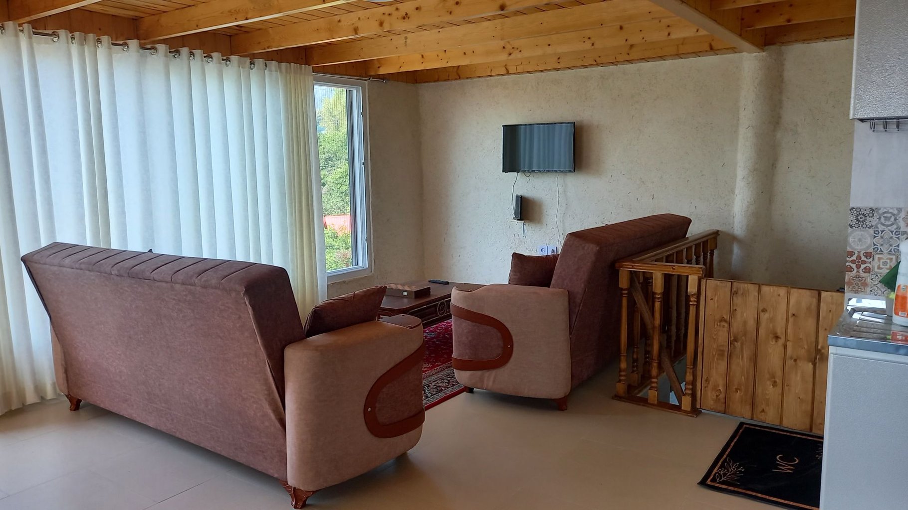 کلبه یک خوابه سوئیسی عمو عزیز ۴