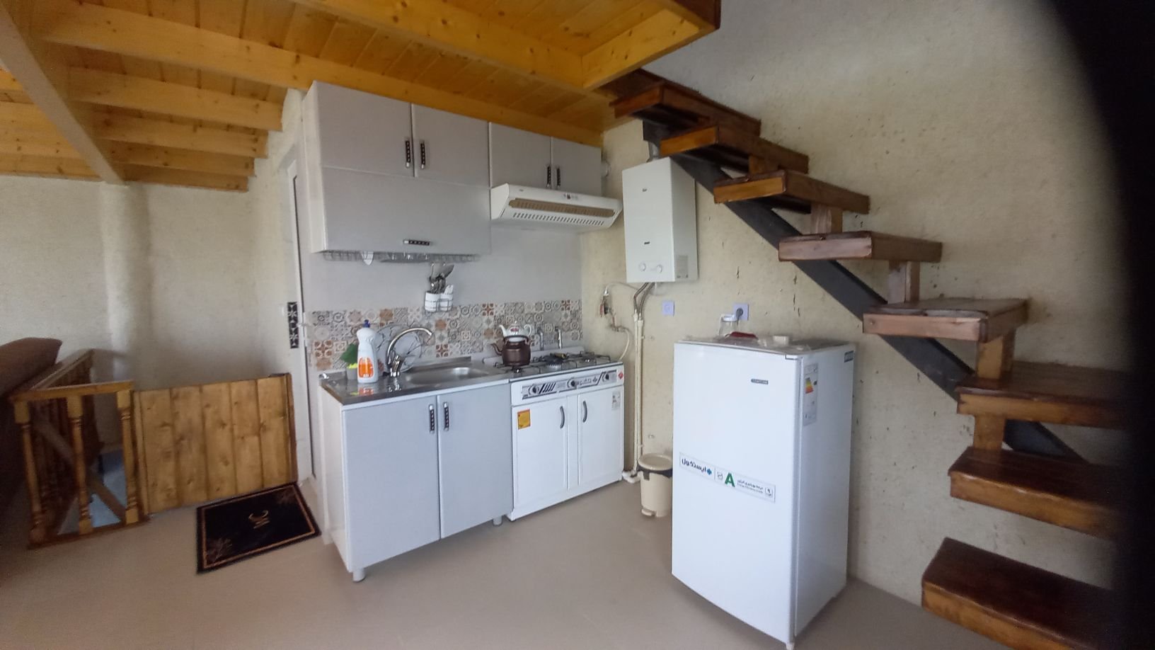 کلبه یک خوابه سوئیسی عمو عزیز ۴