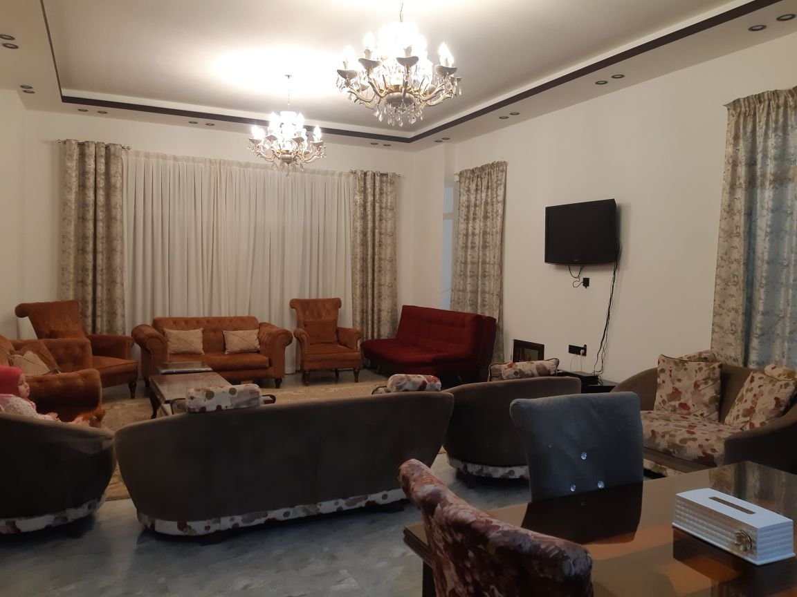 سه خوابه استخردار آبگرم مانلی