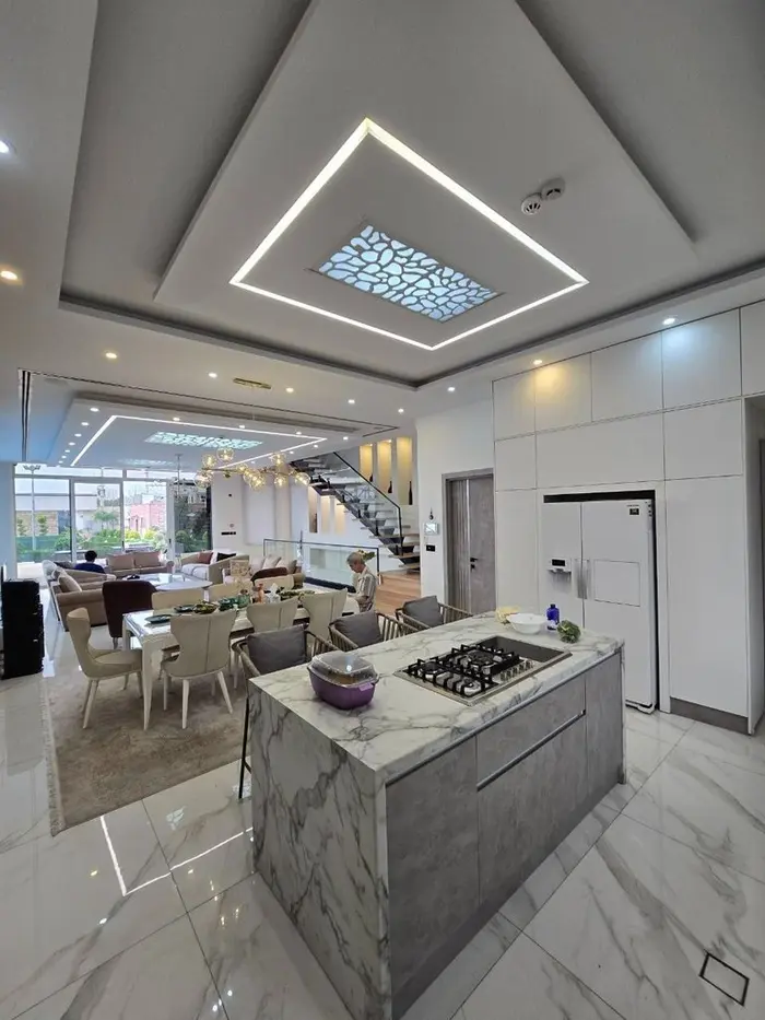 ویلا چهارخوابه استخردار آبگرم پادرا