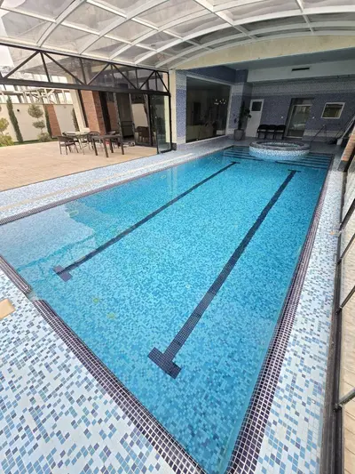 ویلا چهارخوابه استخردار آبگرم پادرا