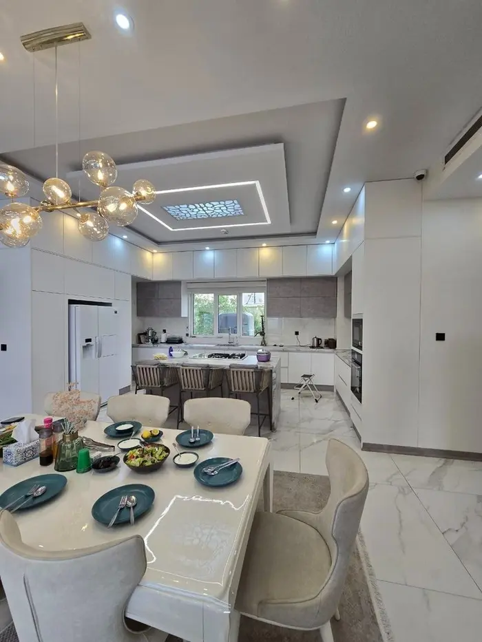 ویلا چهارخوابه استخردار آبگرم پادرا