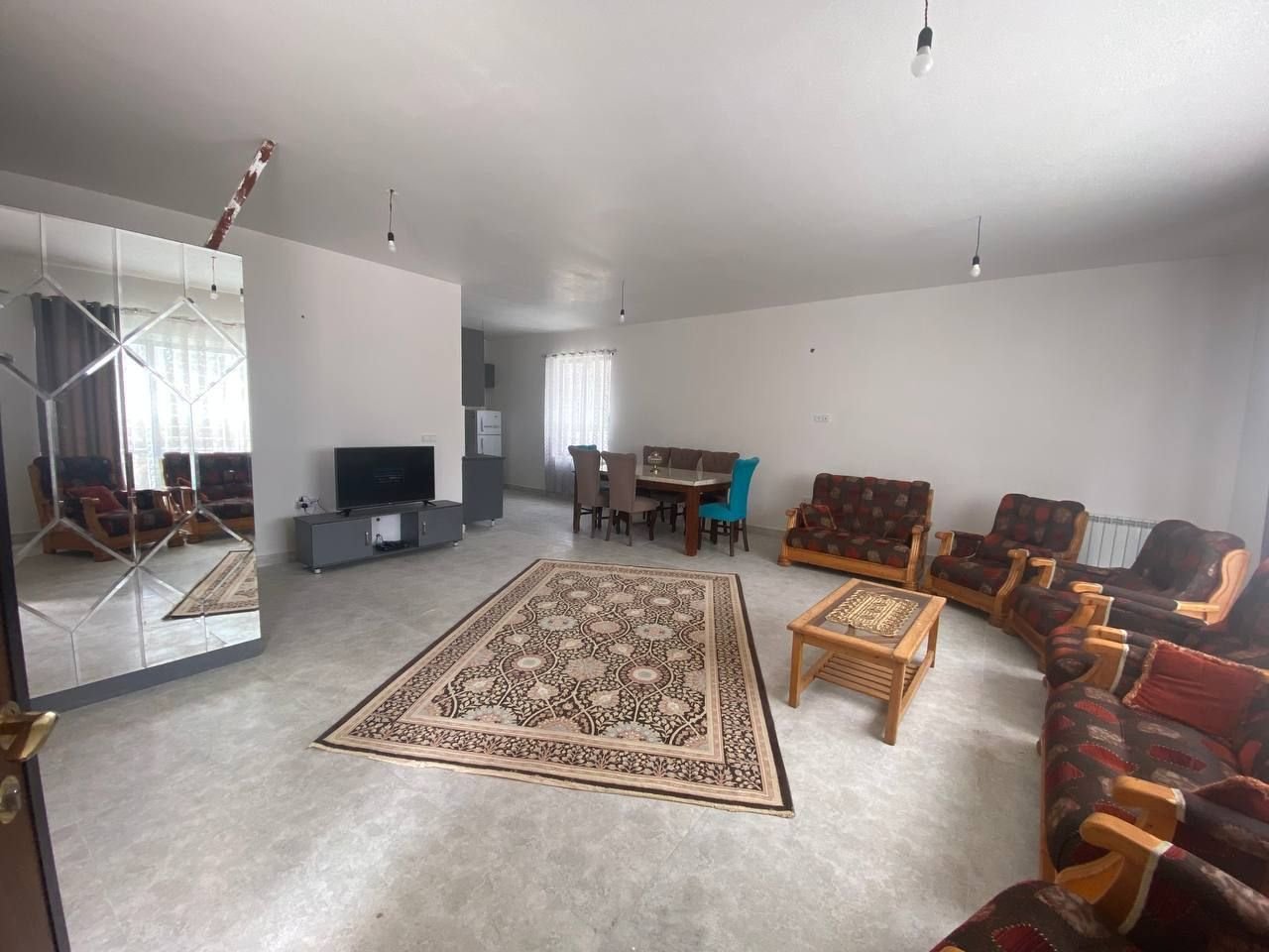 ویلا دوخوابه جنگلی عسل بانو - پذیرایی