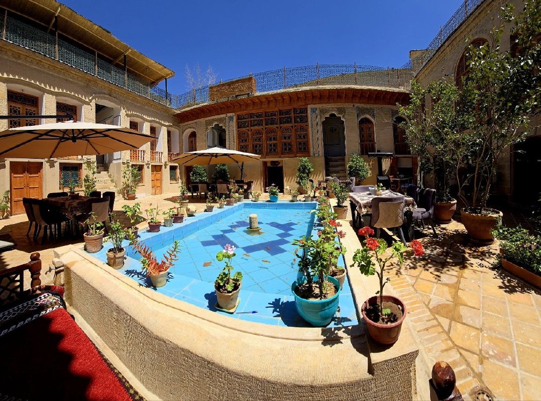 اقامتگاه سنتی بوتیک  هتل جهانشاهی - واحد چهارنگار