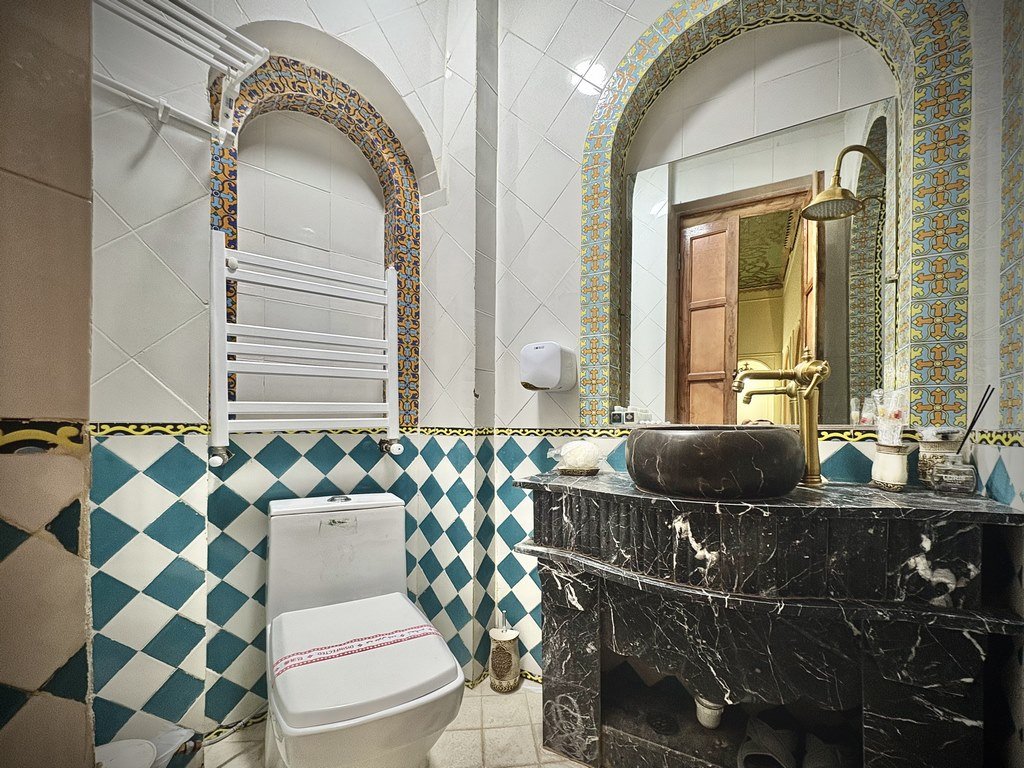 اقامتگاه سنتی بوتیک  هتل جهانشاهی - واحد همایونی