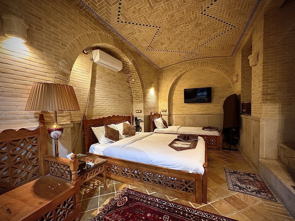 اقامتگاه سنتی بوتیک هتل جهانشاهی - واحد آزین