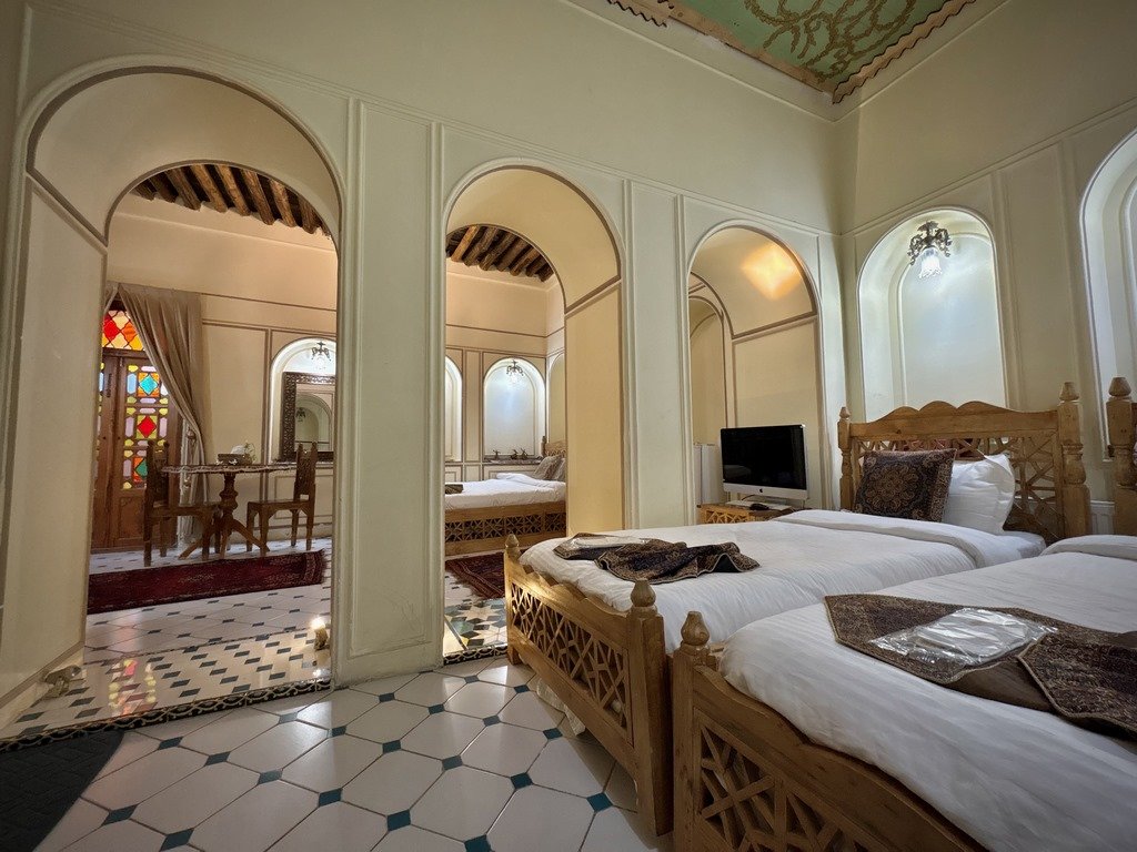 اقامتگاه سنتی بوتیک  هتل جهانشاهی - واحد همایونی