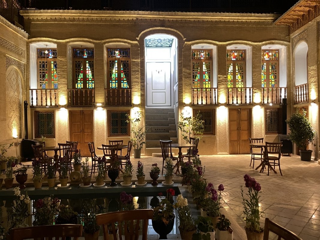 اقامتگاه سنتی بوتیک  هتل جهانشاهی - واحد ملوکانه