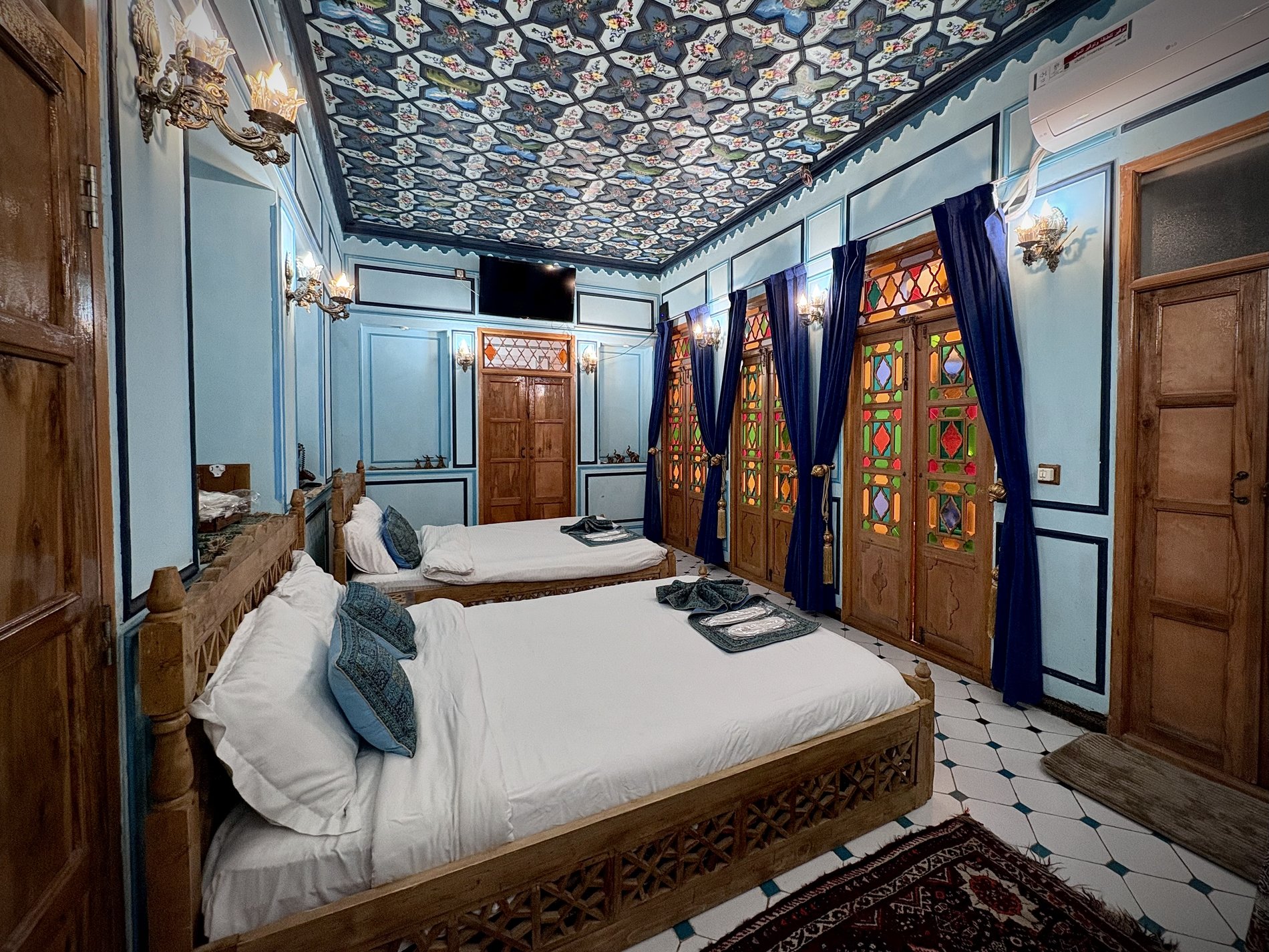 اقامتگاه سنتی بوتیک هتل جهانشاهی - واحد آرمیشا