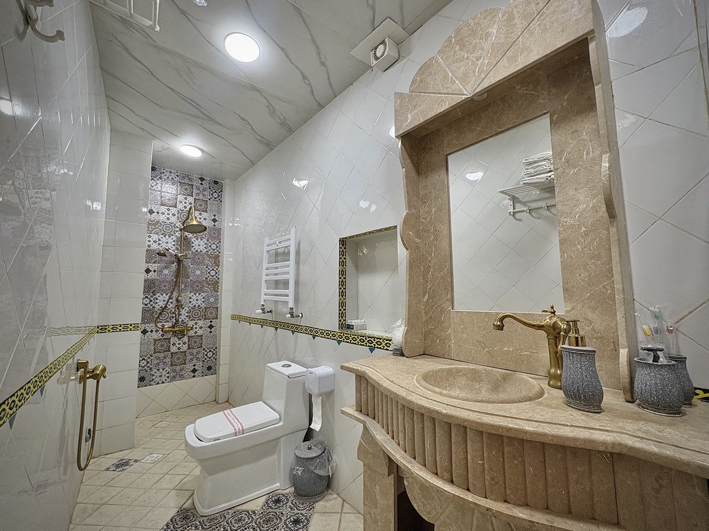 اقامتگاه سنتی بوتیک هتل جهانشاهی - واحد آرمیشا