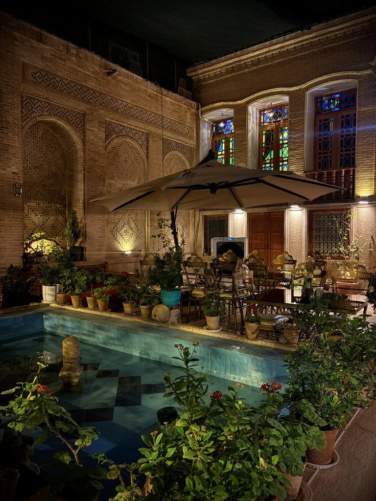 اقامتگاه سنتی بوتیک  هتل جهانشاهی - واحد دیبا