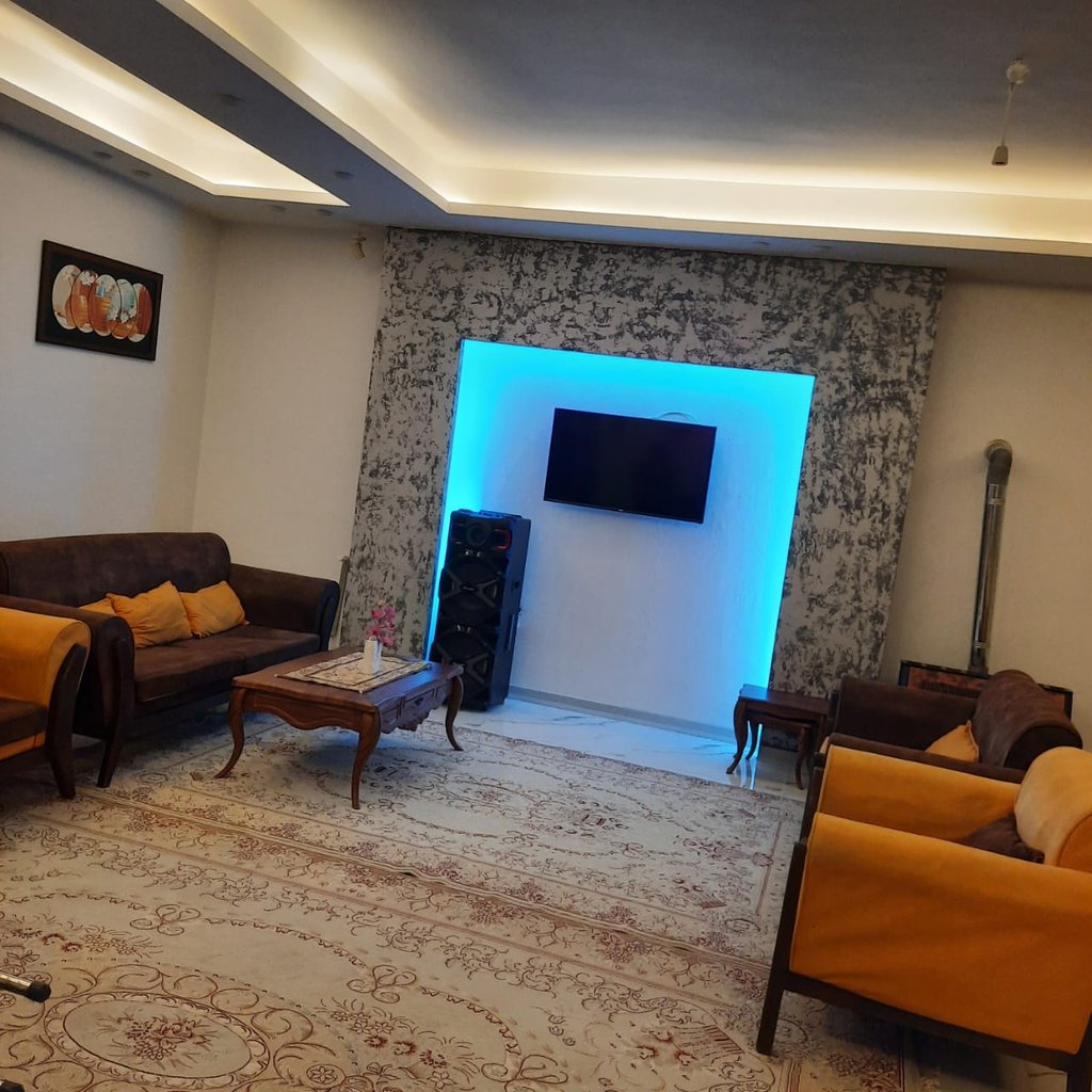 ویلا دوخوابه استخردار آبگرم مهرچین 2