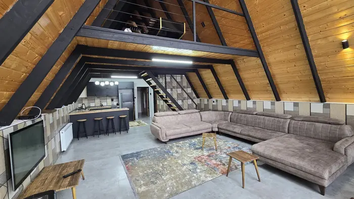 کلبه دوخوابه استخردار آبگرم سوئیسی میراث