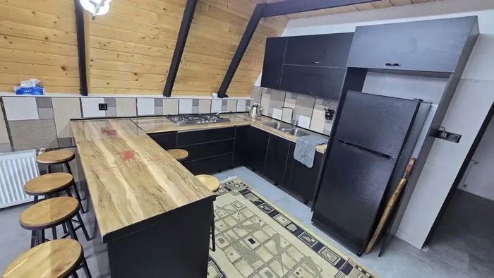 کلبه دوخوابه استخردار آبگرم سوئیسی میراث