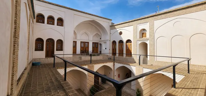 اقامتگاه سنتی جهان آرائی - واحد شاهنشین روناس