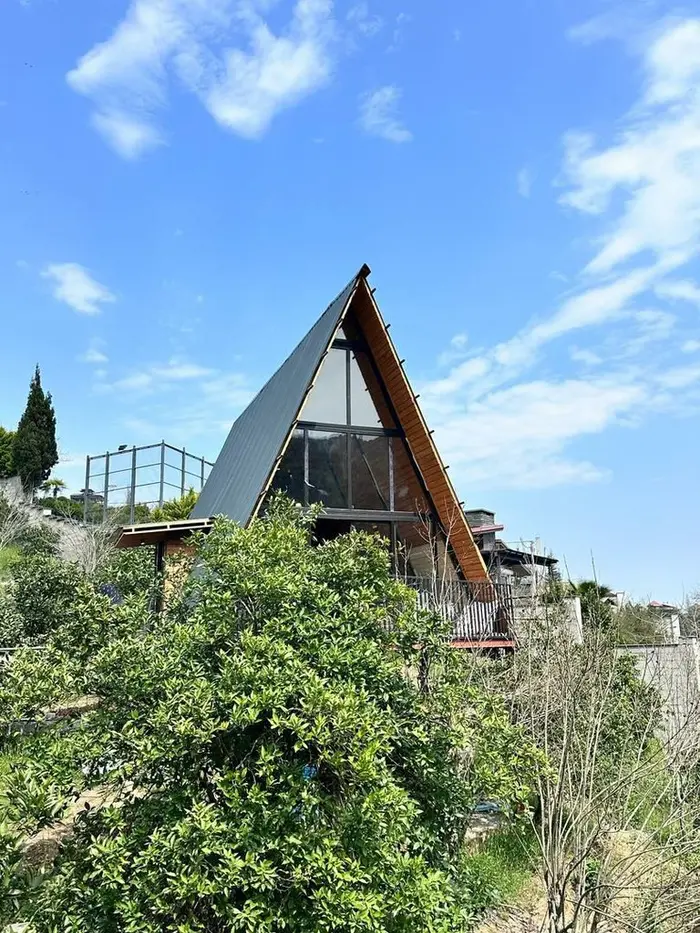 کلبه دوخوابه جکوزی دار جنگل پرتقال