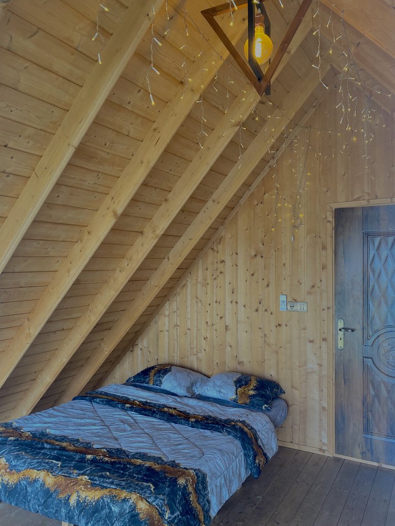 کلبه دوخوابه چوبی سرو