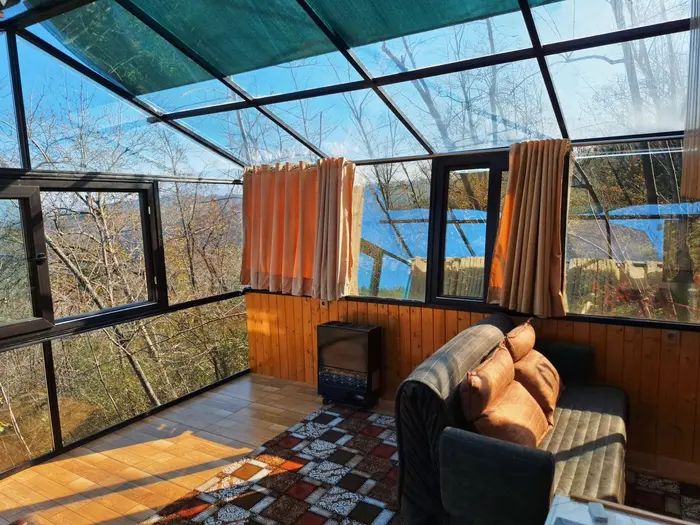 کلبه فلت شیشه‌ای فریار