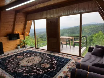 کلبه یک خوابه جنگلی پاییز