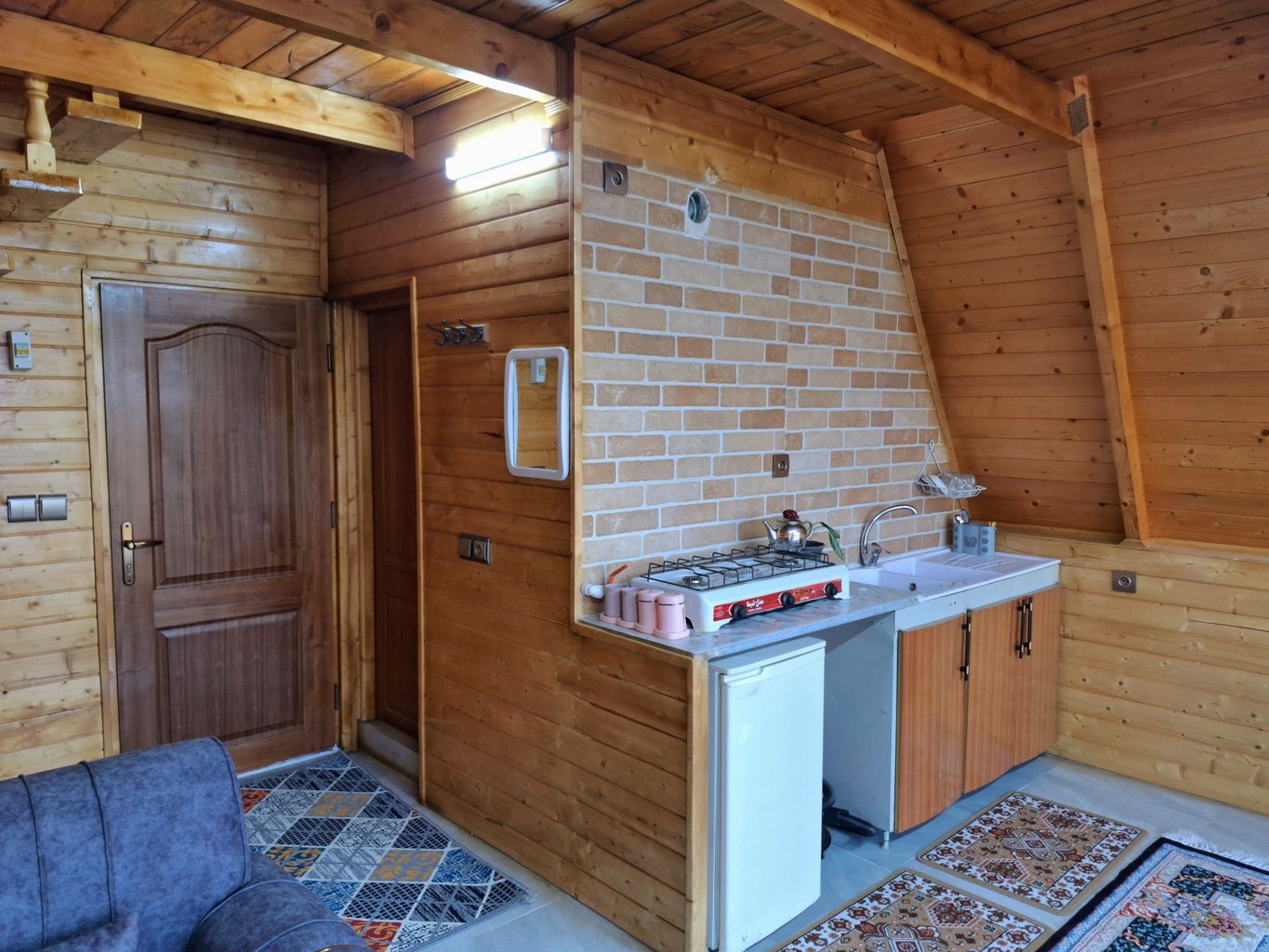 یک خوابه جنگلی پاییز