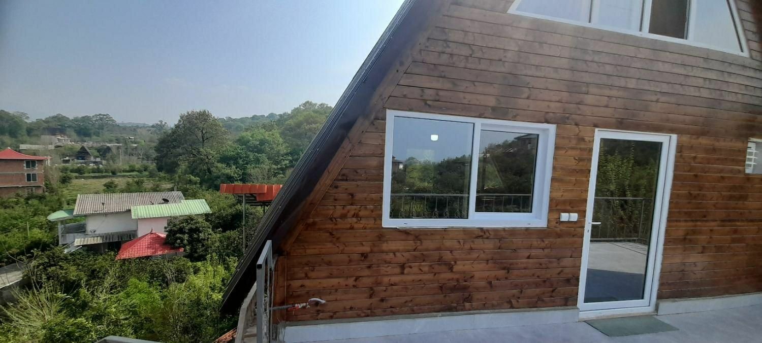 کلبه یک خوابه چوبی باغ لفور