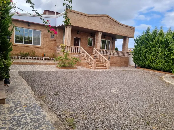 ویلا چهارخوابه استخردار آبگرم بهار 20