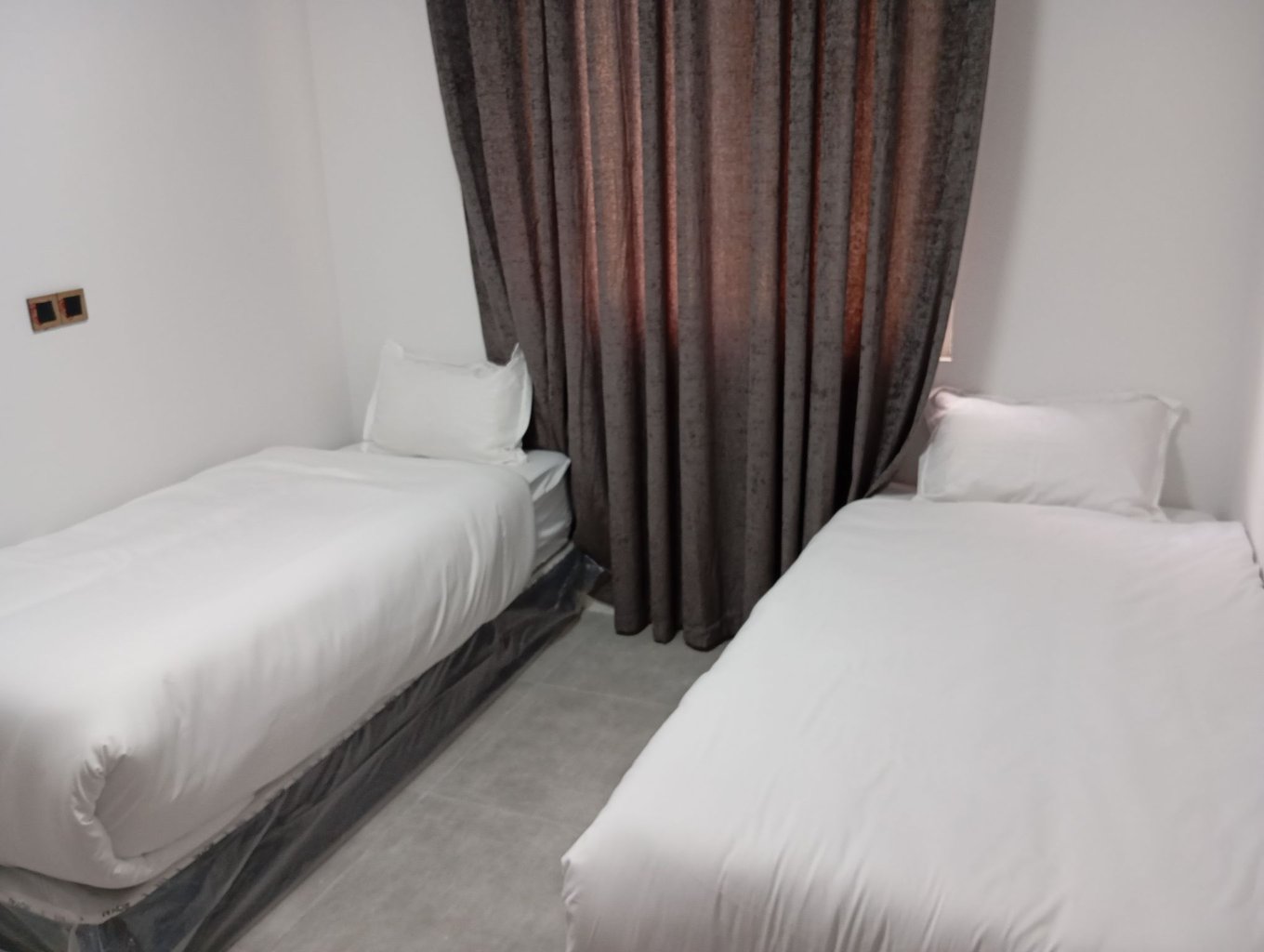 دوخوابه رسام - واحد 403