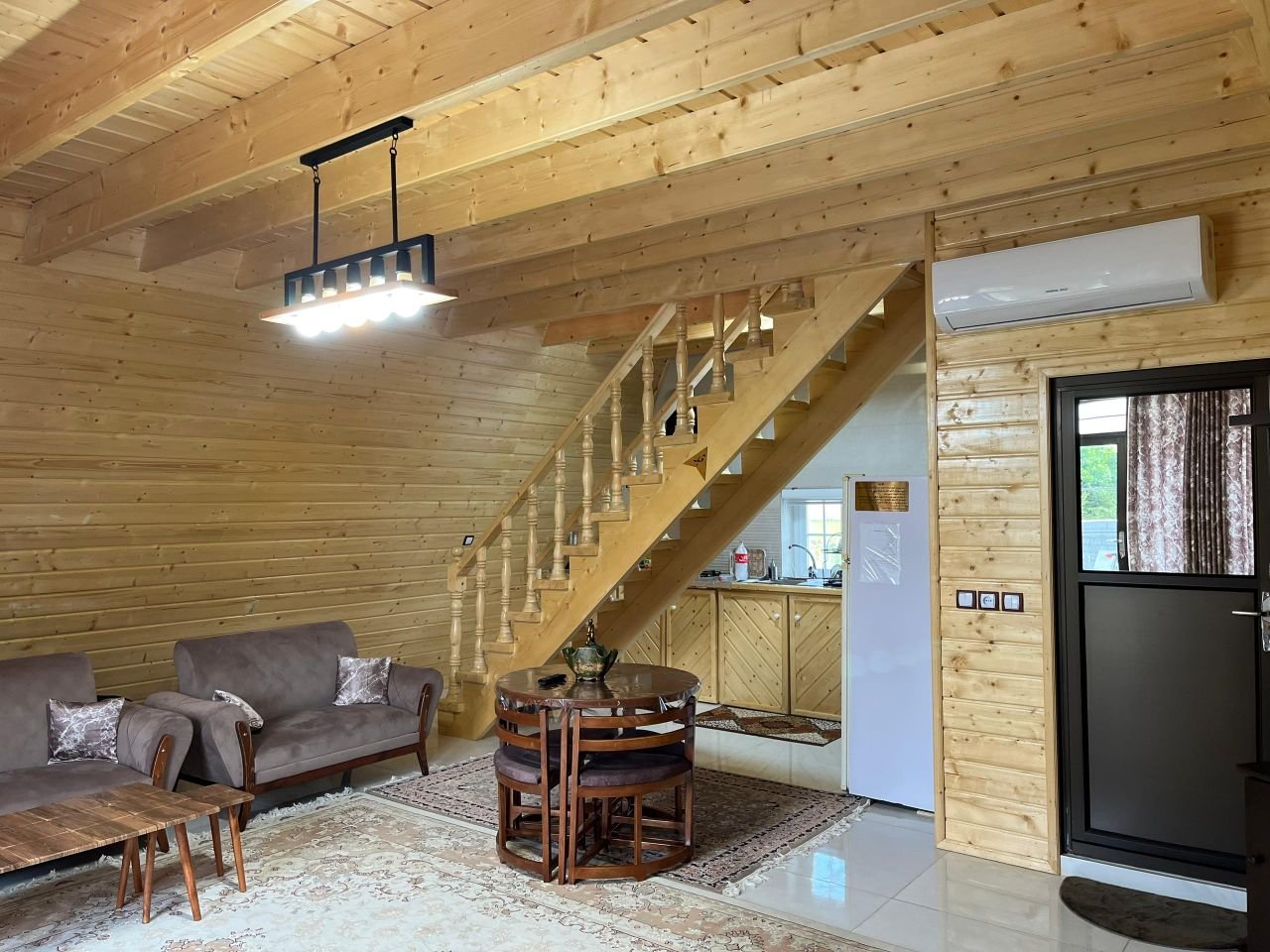 کلبه یک خوابه سوئیسی پامچال