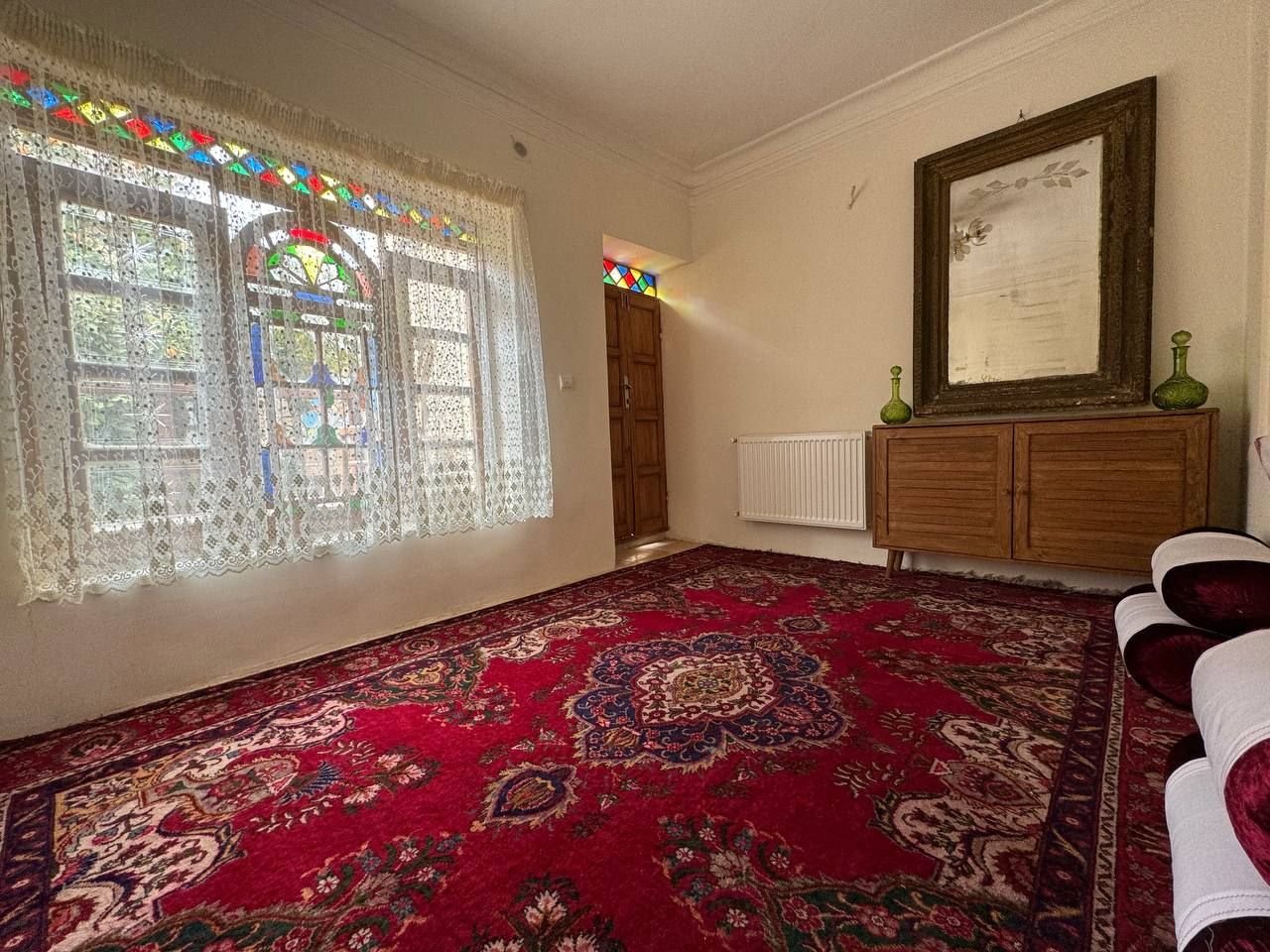 بوم گردی خانه جانان - واحد شعر