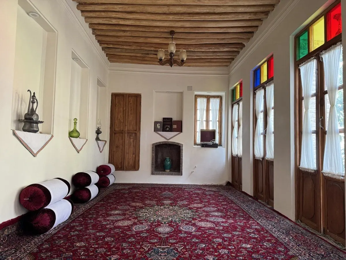 بوم گردی خانه جانان - واحد شیراز